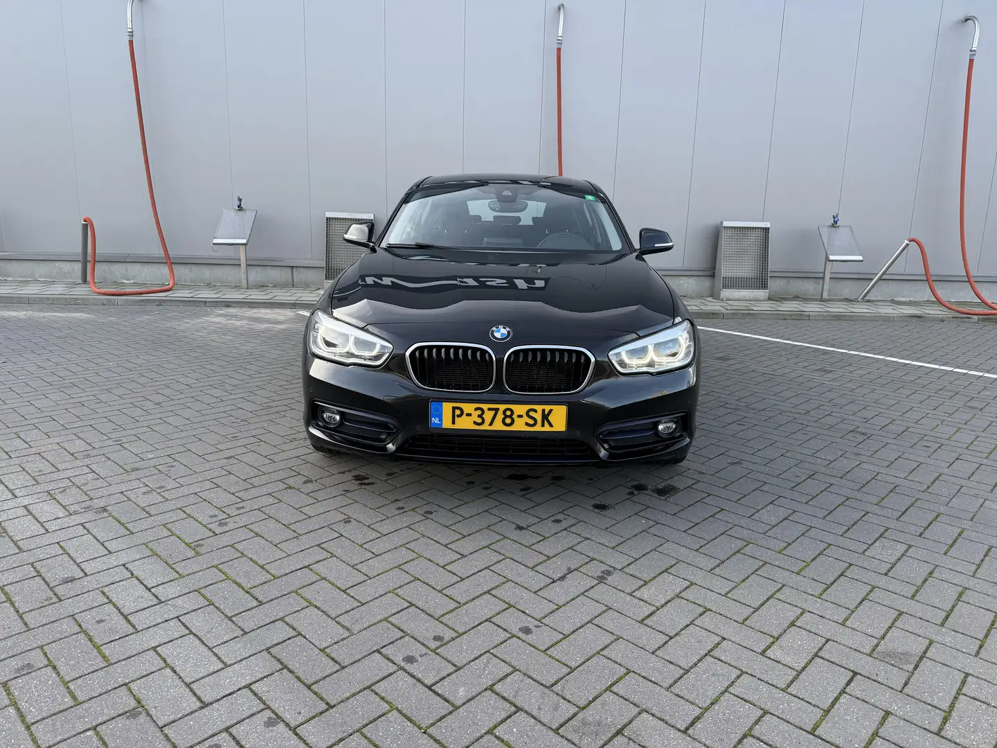BMW 118 APPLE CARPLAY | ZOMER&WINTERBANDEN | SPORTSTOELEN Zwart - 2