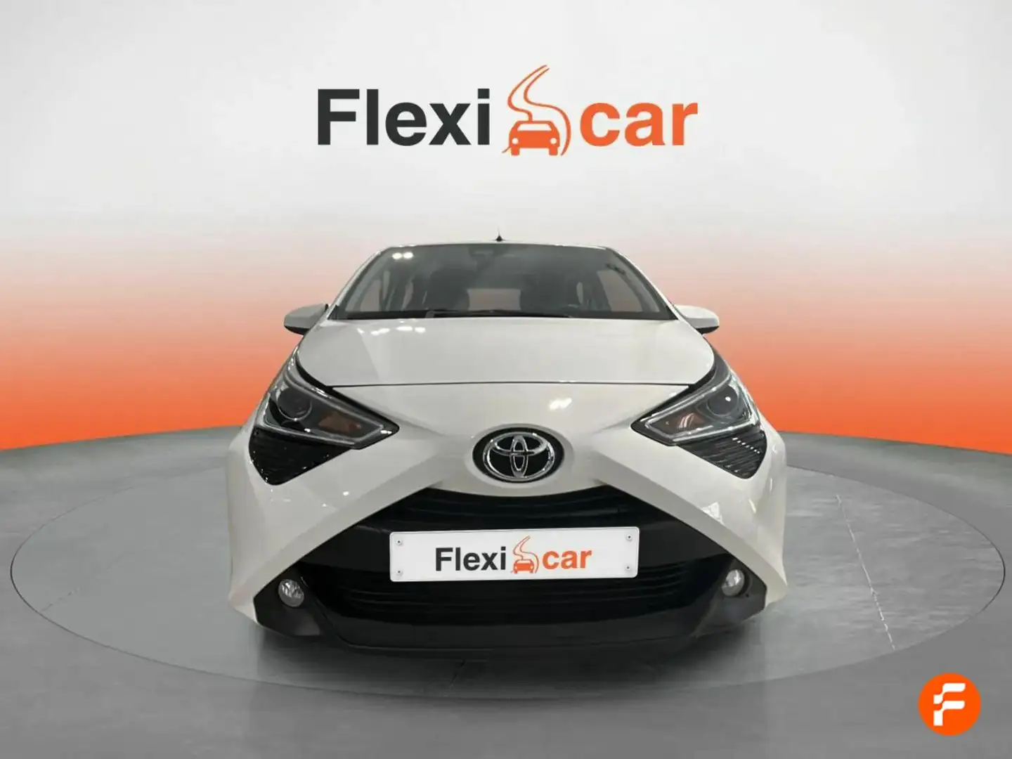 Toyota Aygo 70 x-play Blanco - 2