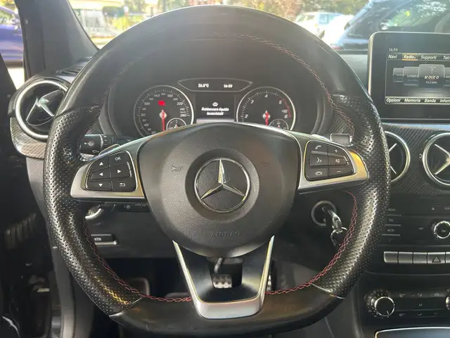 Mercedes-Benz B-Class view 12