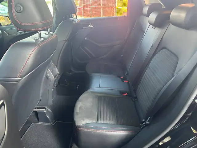Mercedes-Benz B-Class view 14
