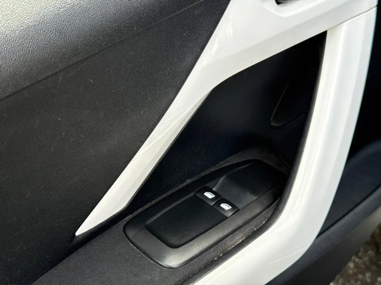 Peugeot 208 208 — photo 14