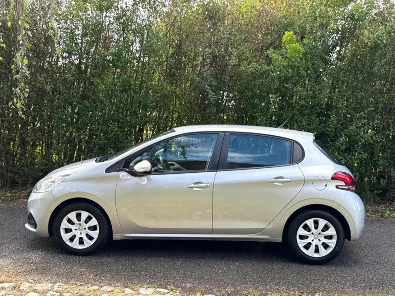 Peugeot 208 208 — photo 5