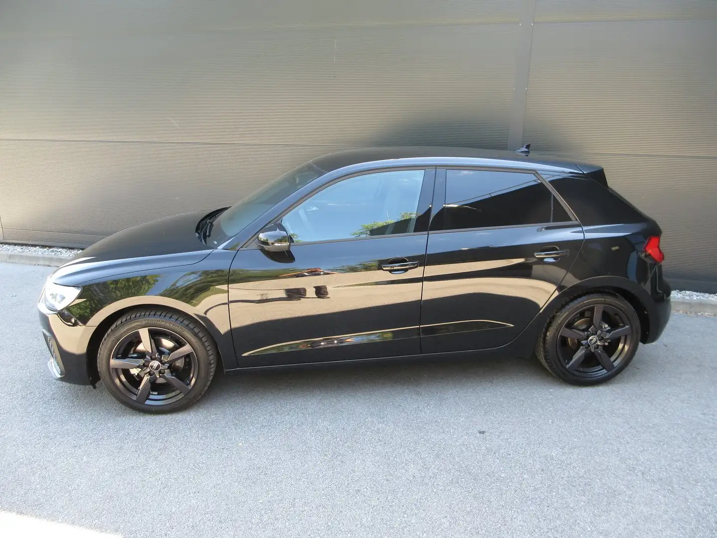 Audi A1 35 TFSI intense Schwarz - 2
