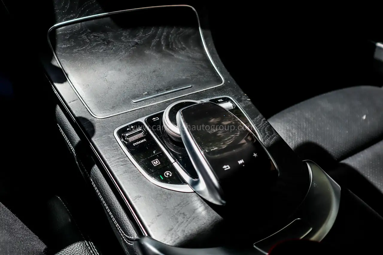 Mercedes-Benz GLC снимка Mercedes-Benz GLC