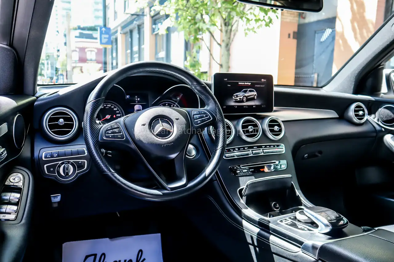 Mercedes-Benz GLC снимка Mercedes-Benz GLC