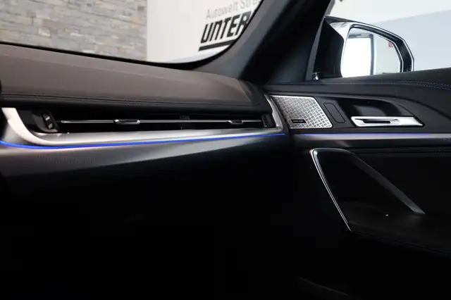 BMW X1 M35i xDrive Sportpaket Head-Up HK HiFi DAB Ansicht 27