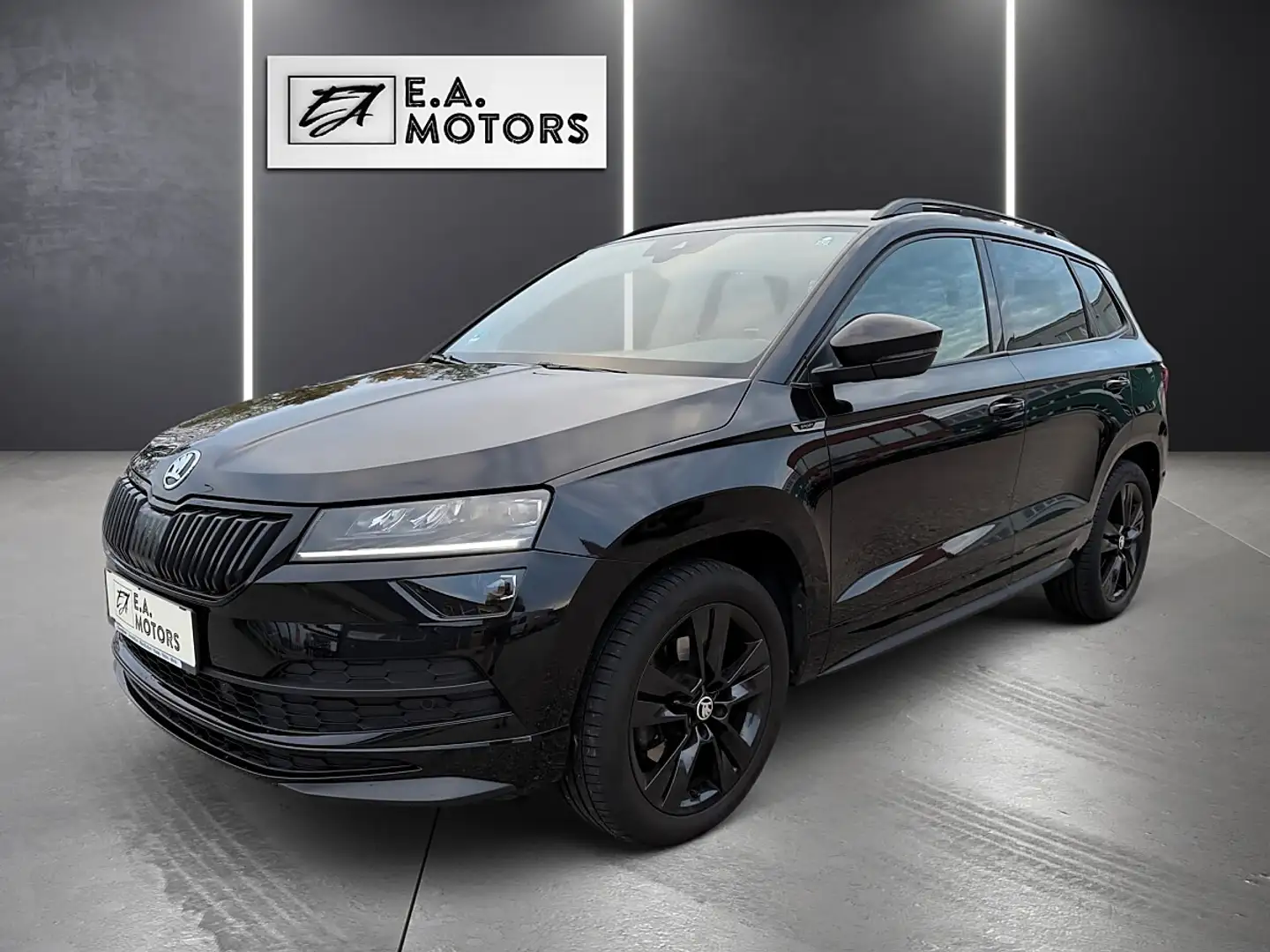 Skoda Karoq 2,0 TDI SCR 4x4 Sportline DSG Schwarz - 1