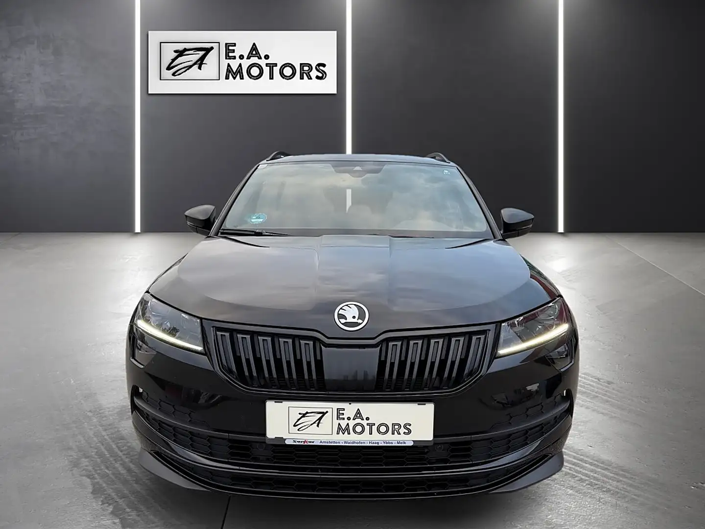Skoda Karoq 2,0 TDI SCR 4x4 Sportline DSG Schwarz - 2