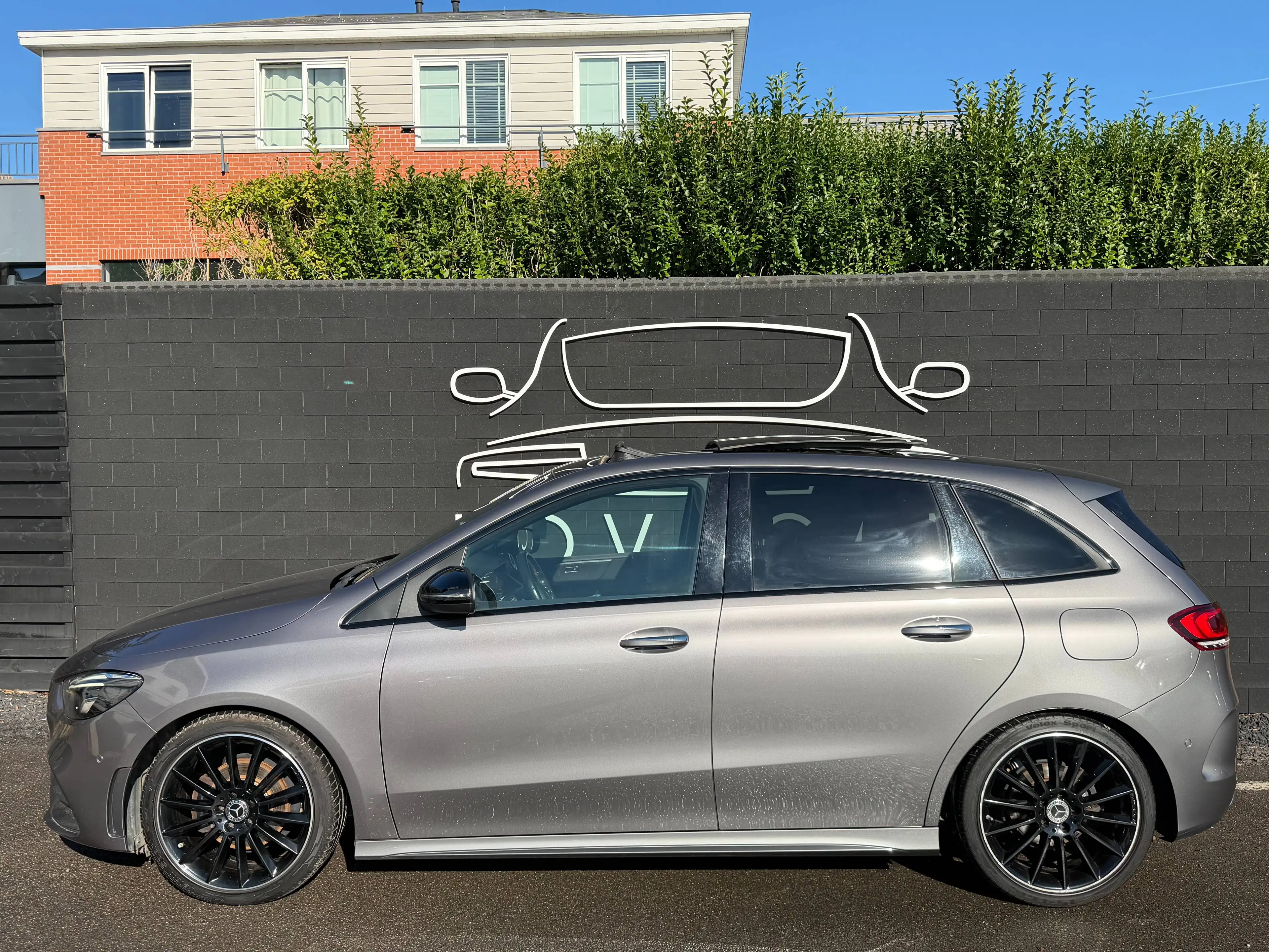 Mercedes-Benz B 200 d+PACK AMG+TOIT OUVRANT+AMBI LIGHT+CAMERA+LED — photo 2