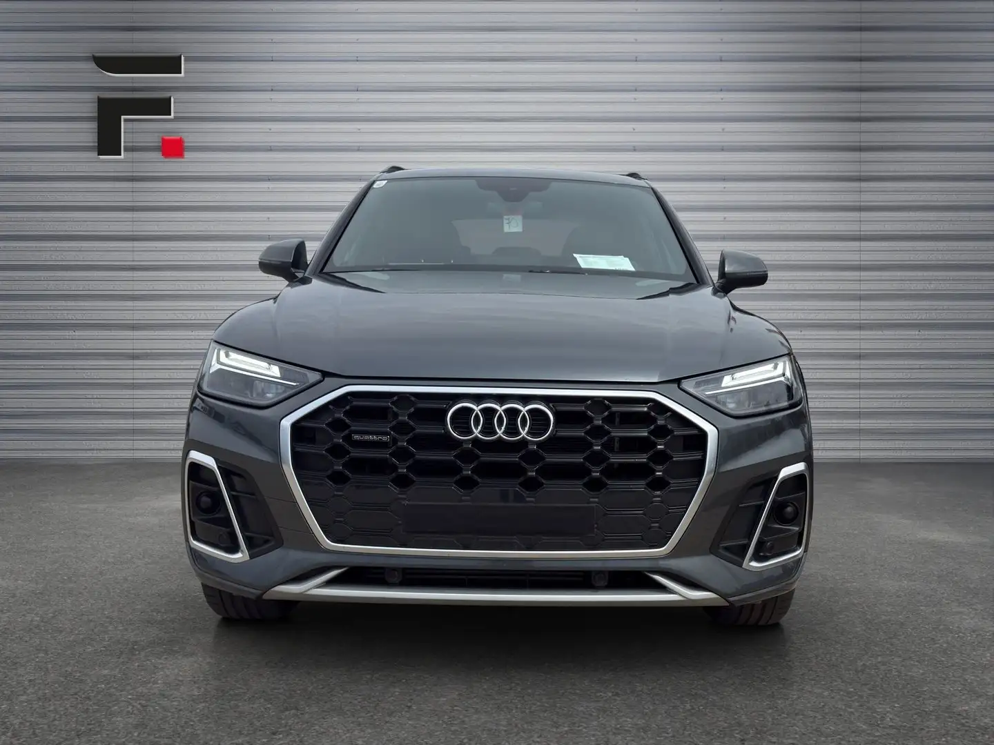 Audi Q5 50 TFSI e quattro S line Grau - 2