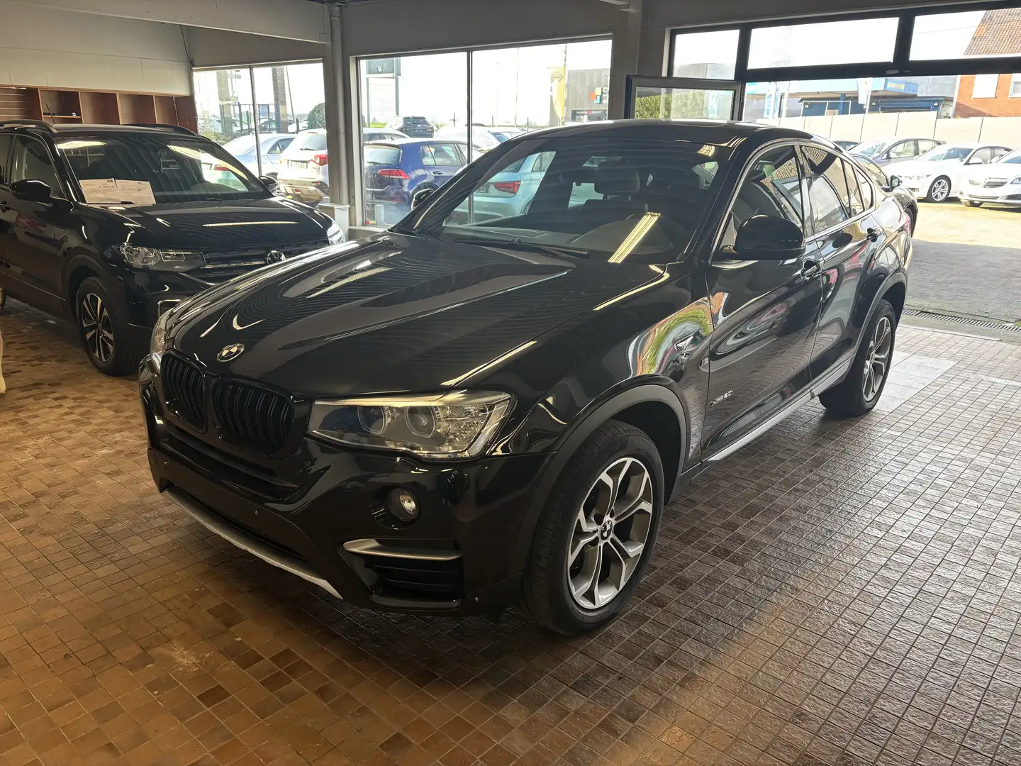 BMW X4 X4 2.0iA xDrive20 FULL OPTIONS / GARANTIE Noir - 1