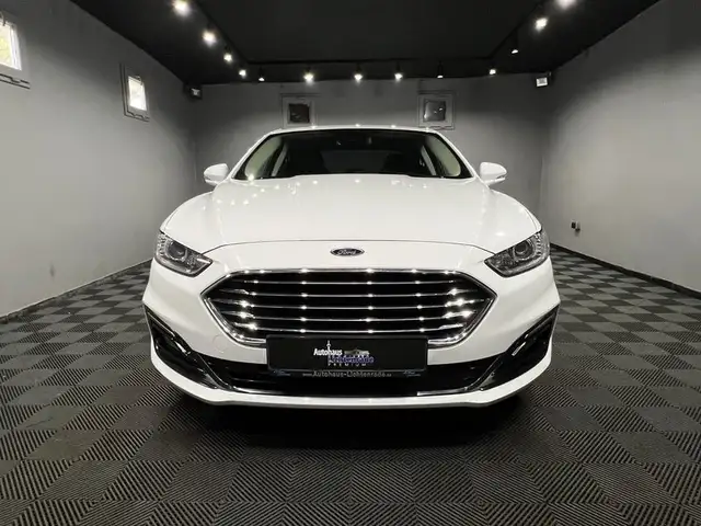 Ford Mondeo view 6