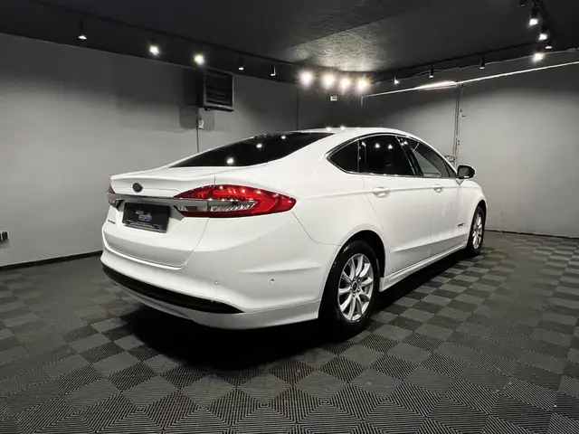 Ford Mondeo view 4