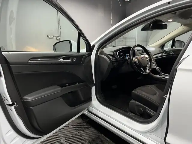 Ford Mondeo view 9