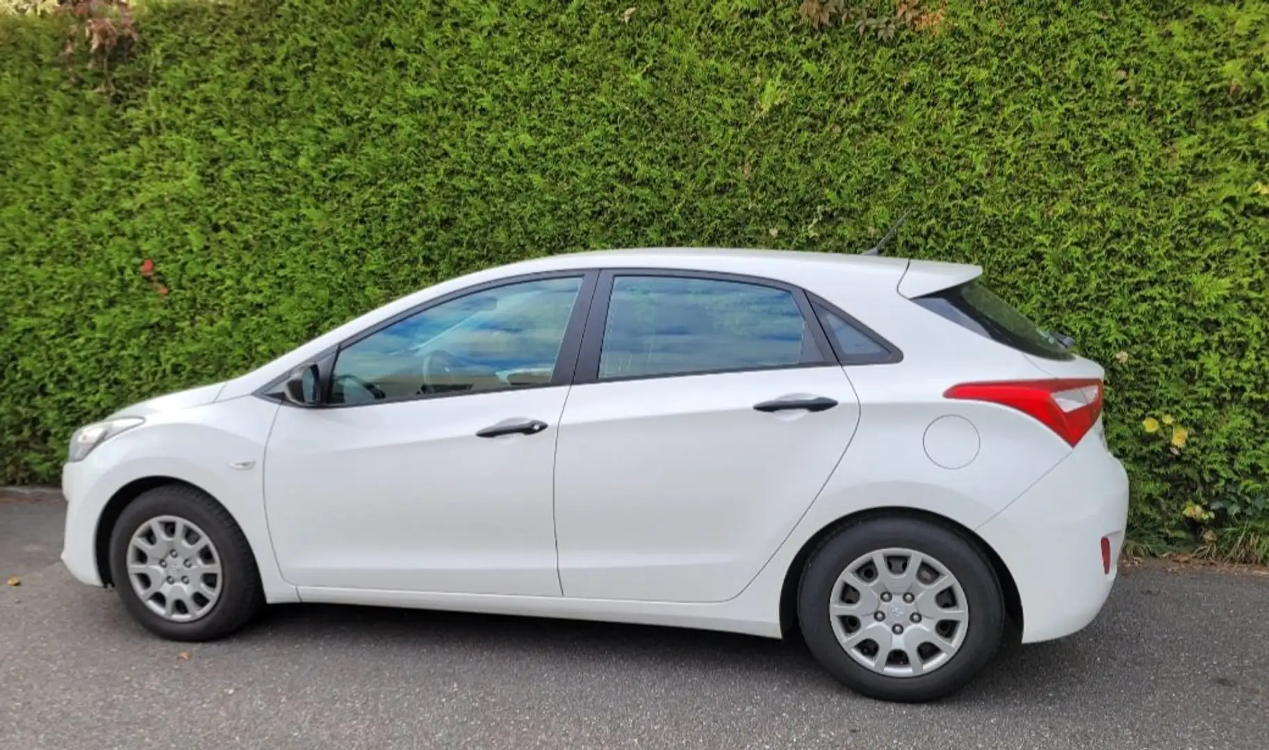 Hyundai i30 i30 1,4 CVVT Europe Europe Weiß - 1