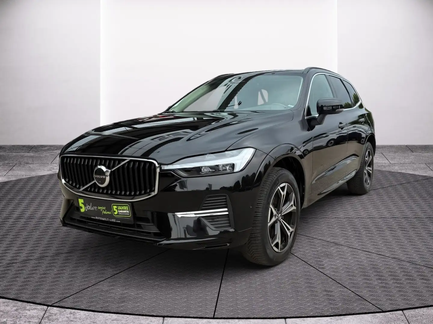 Volvo XC60 B4 Mild Hybr. Momentum Pro Navi+SHZ+2xKlima Schwarz - 2