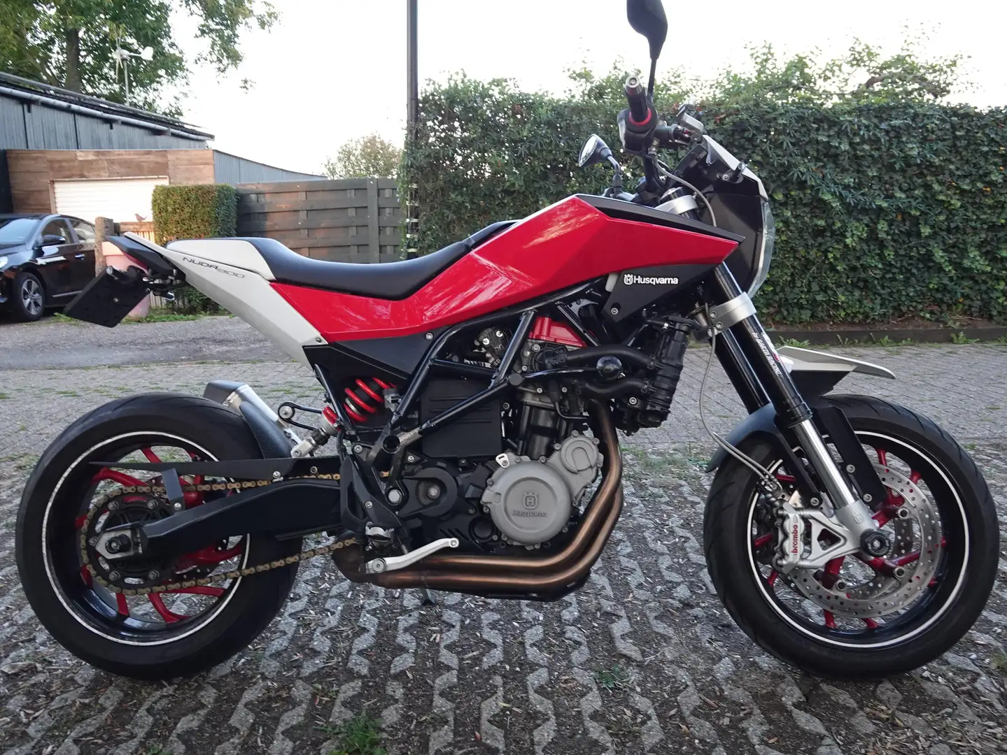 Husqvarna Nuda 900 Piros - 1