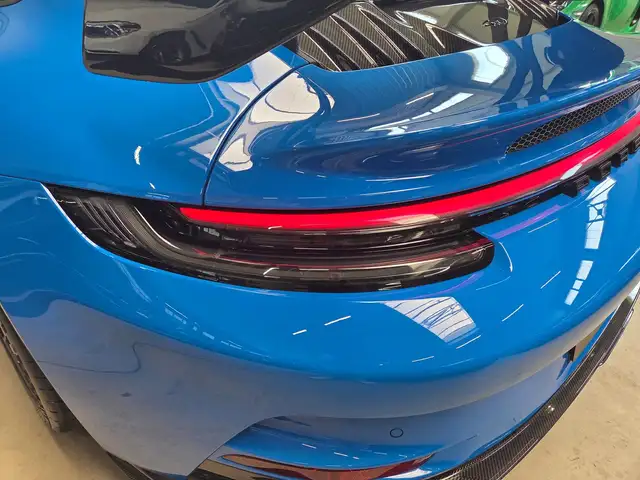 Porsche 911 view 29