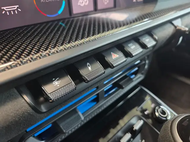 Porsche 911 view 26