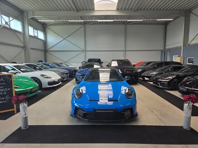 Porsche 911 main image