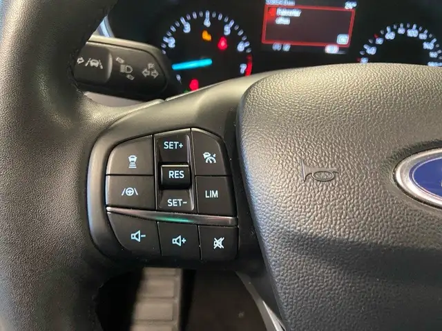 Ford Focus view 13