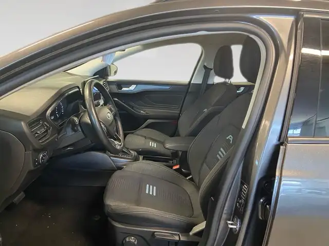 Ford Focus view 7