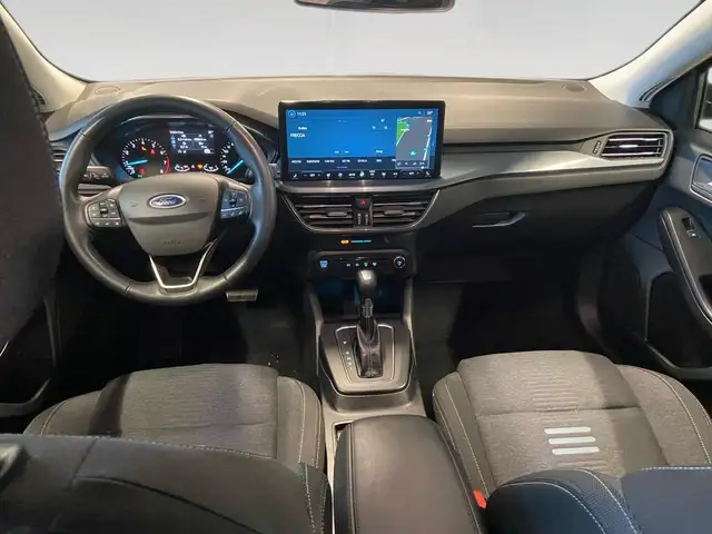 Ford Focus view 6