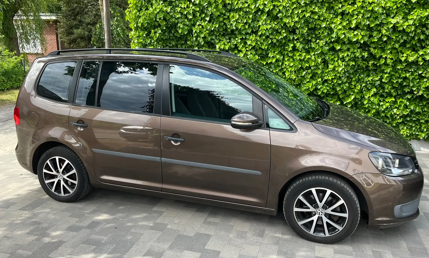 Volkswagen Touran 1.6TDI Trendline; trekhaak, nieuwe roetfilter Bruin - 1