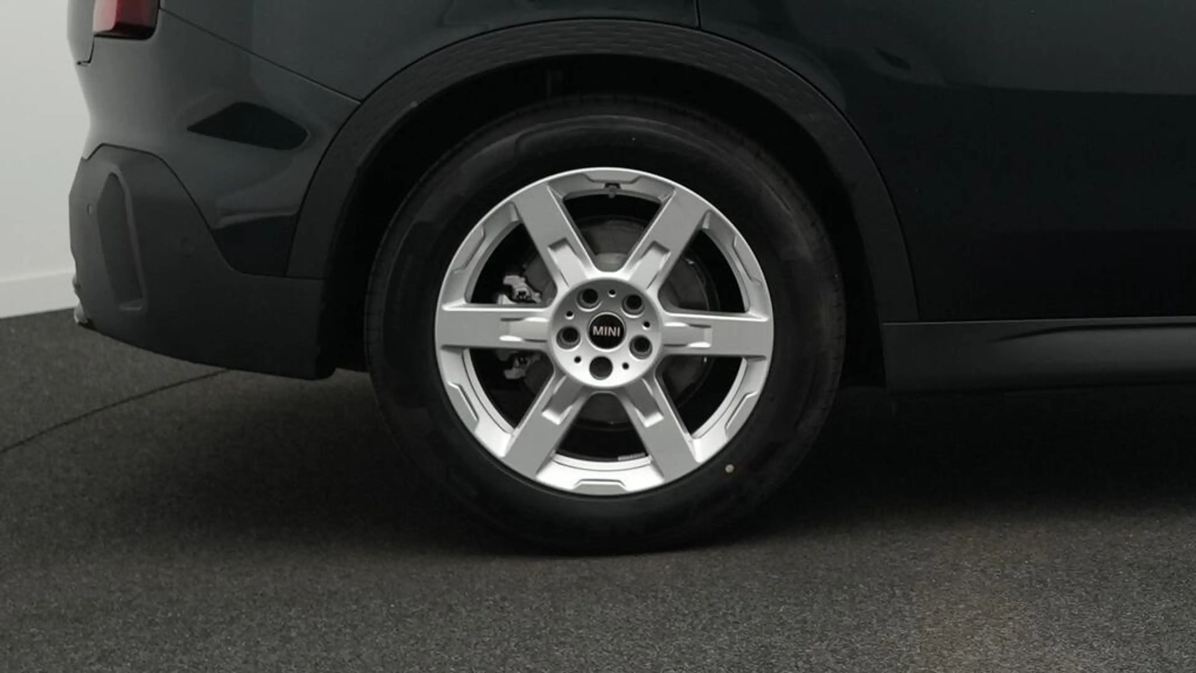 MINI Countryman E Classic Trim — photo 11