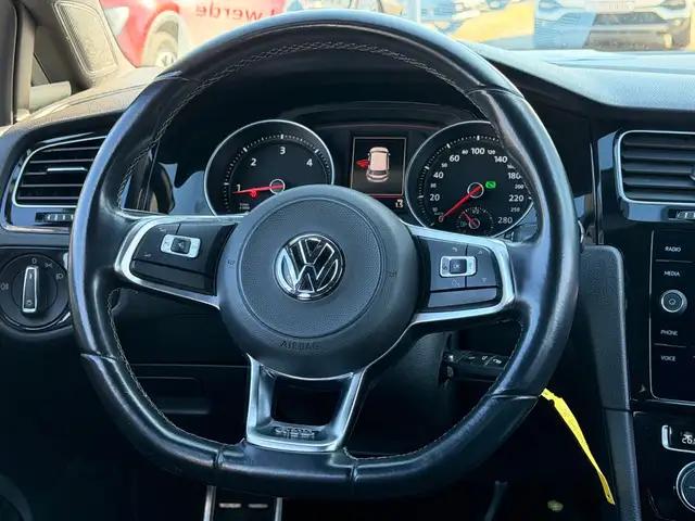 Volkswagen Golf view 14