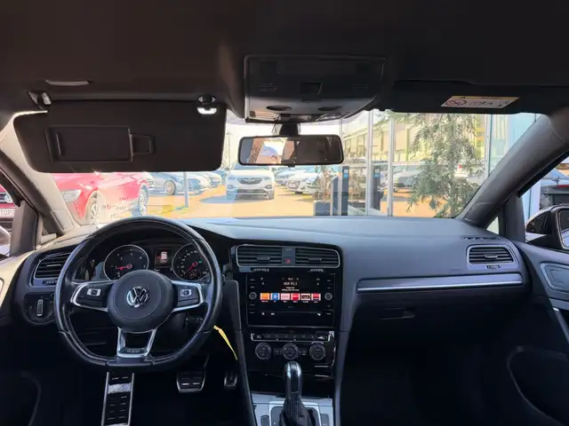Volkswagen Golf view 12