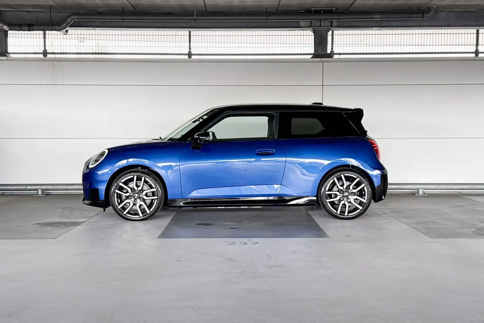 MINI John Cooper Works E 3-deurs Electric SE Cooper L 54.2 kWh Blau - 2