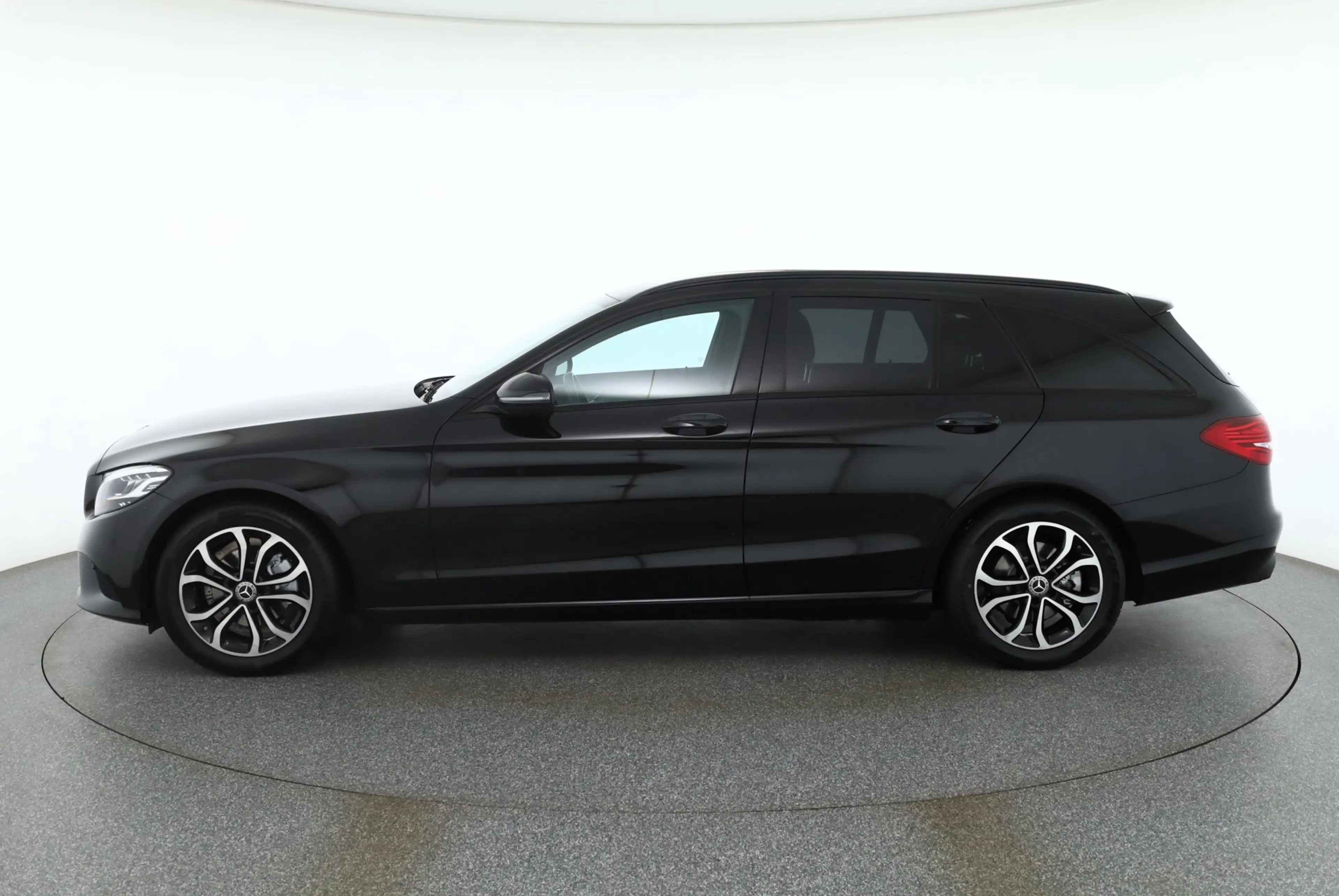 Mercedes-Benz C 180 C180 T CGI Avantgarde LED Navi AHK Kamera DAB — photo 2