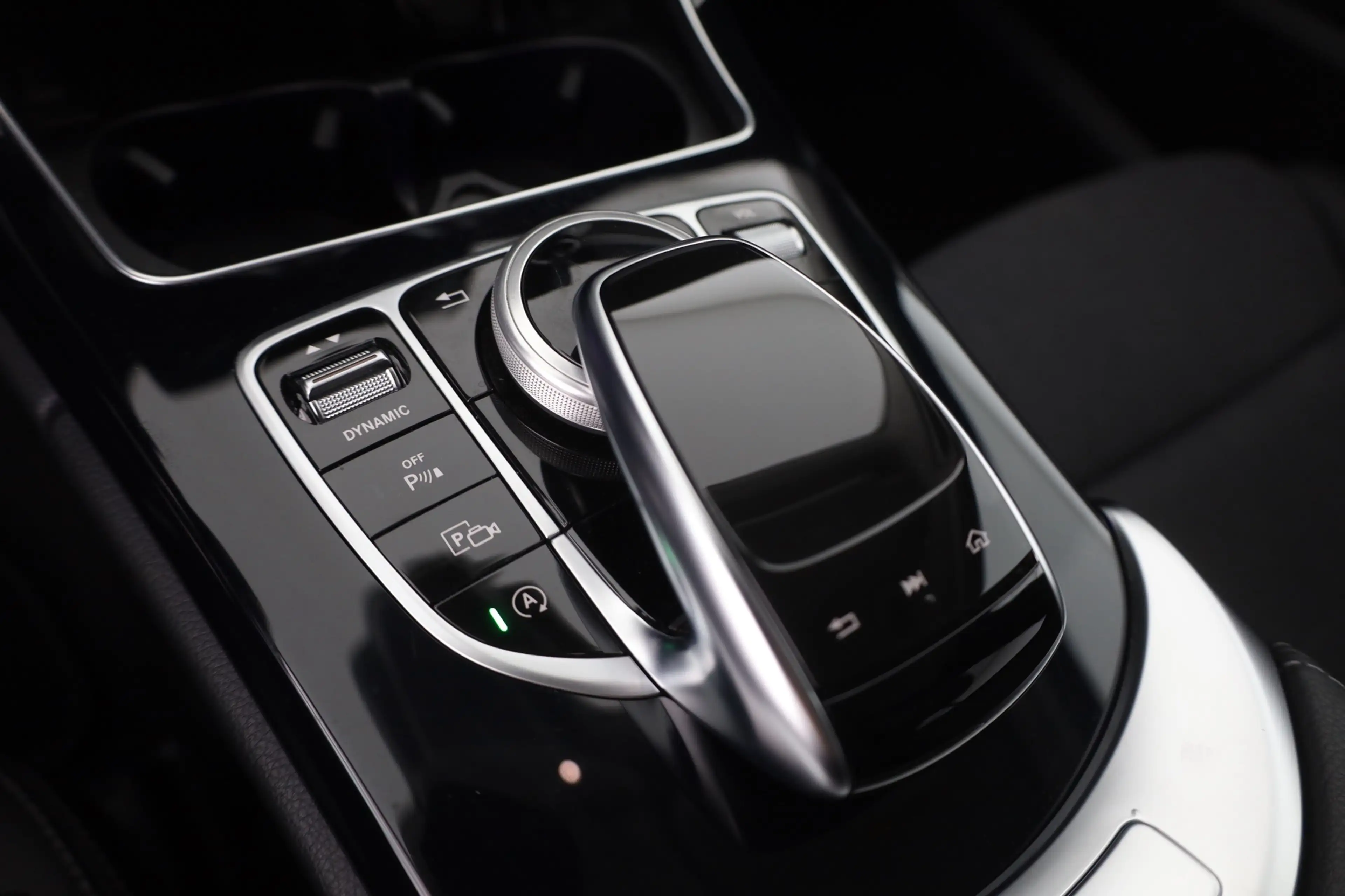 Mercedes-Benz C 180 C180 T CGI Avantgarde LED Navi AHK Kamera DAB — photo 14