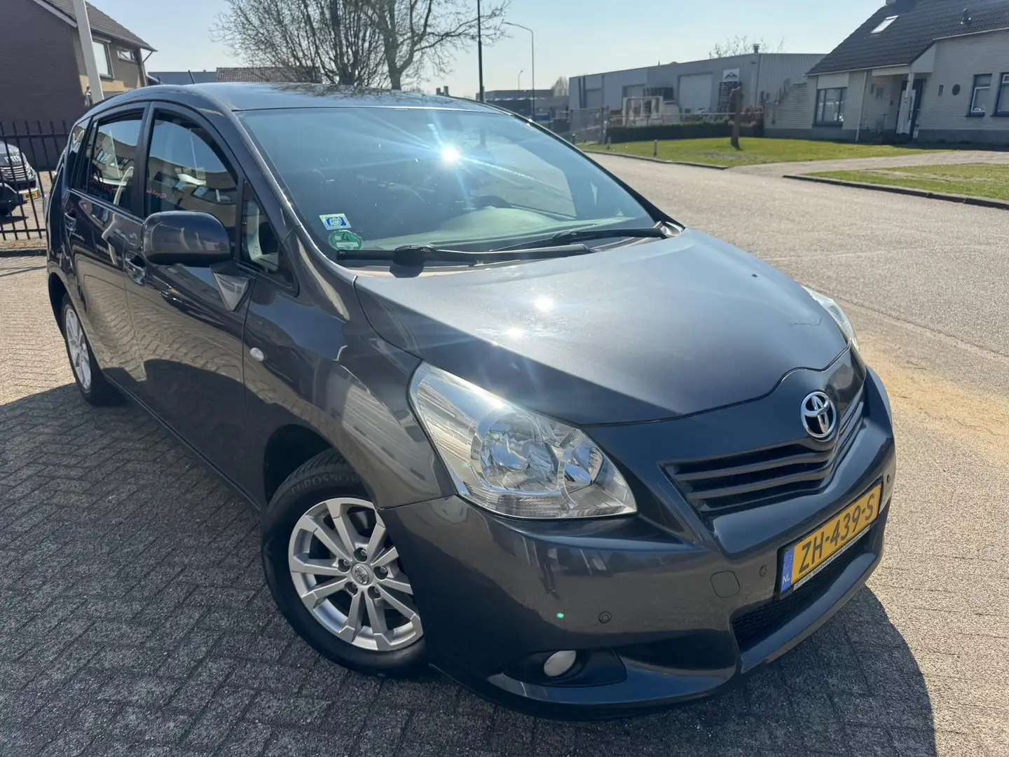 Toyota Verso 1.8 VVT-i Aspiration 7p. AUTOMAAT,Camera,Trekhaak Gri - 2
