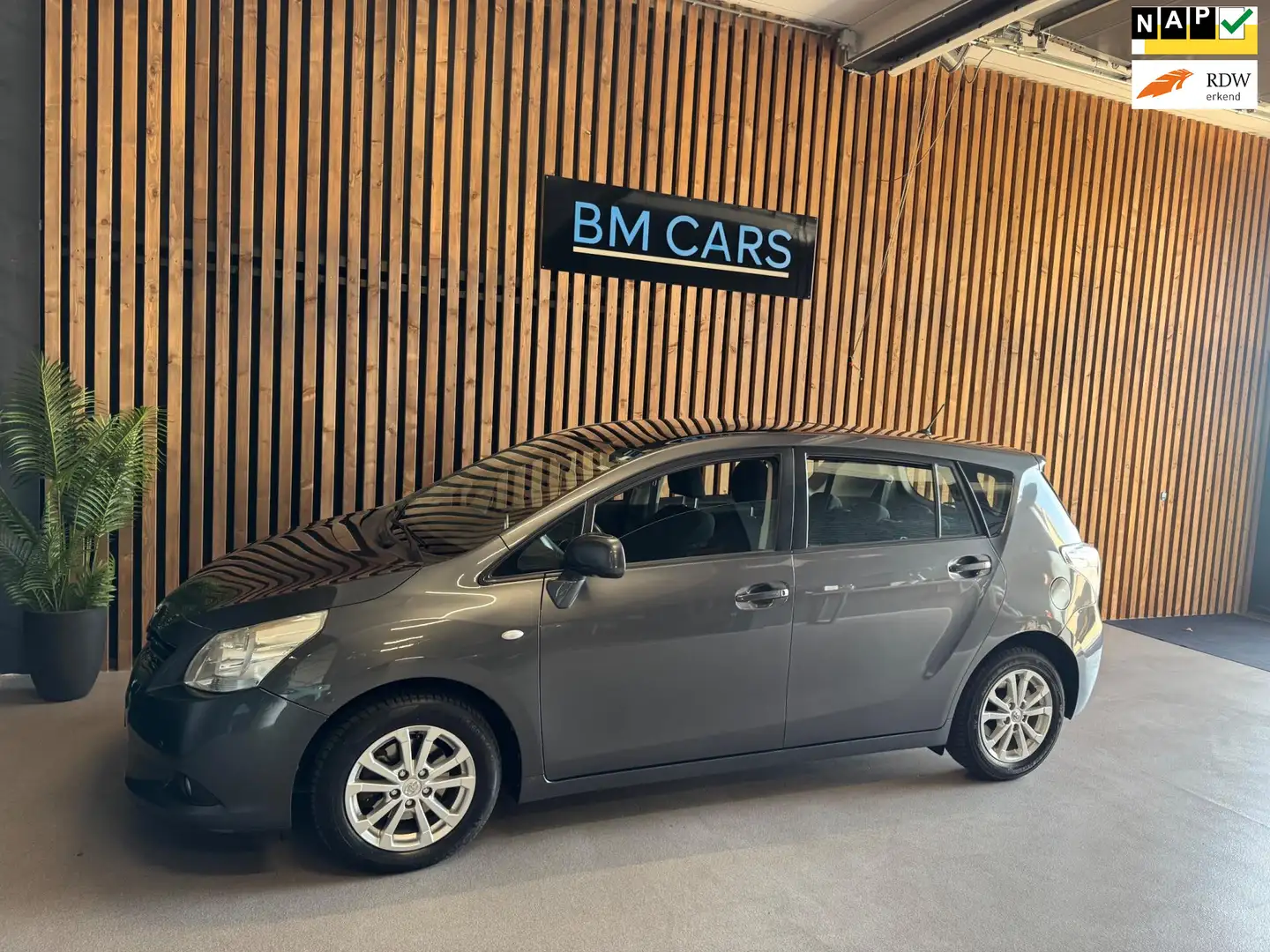 Toyota Verso 1.8 VVT-i Aspiration 7p. AUTOMAAT,Camera,Trekhaak Gri - 1