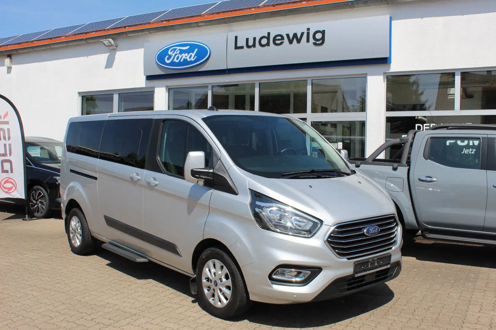 Ford Tourneo Custom Titanium Winterpaket L2 8 Sitzer Silber - 1
