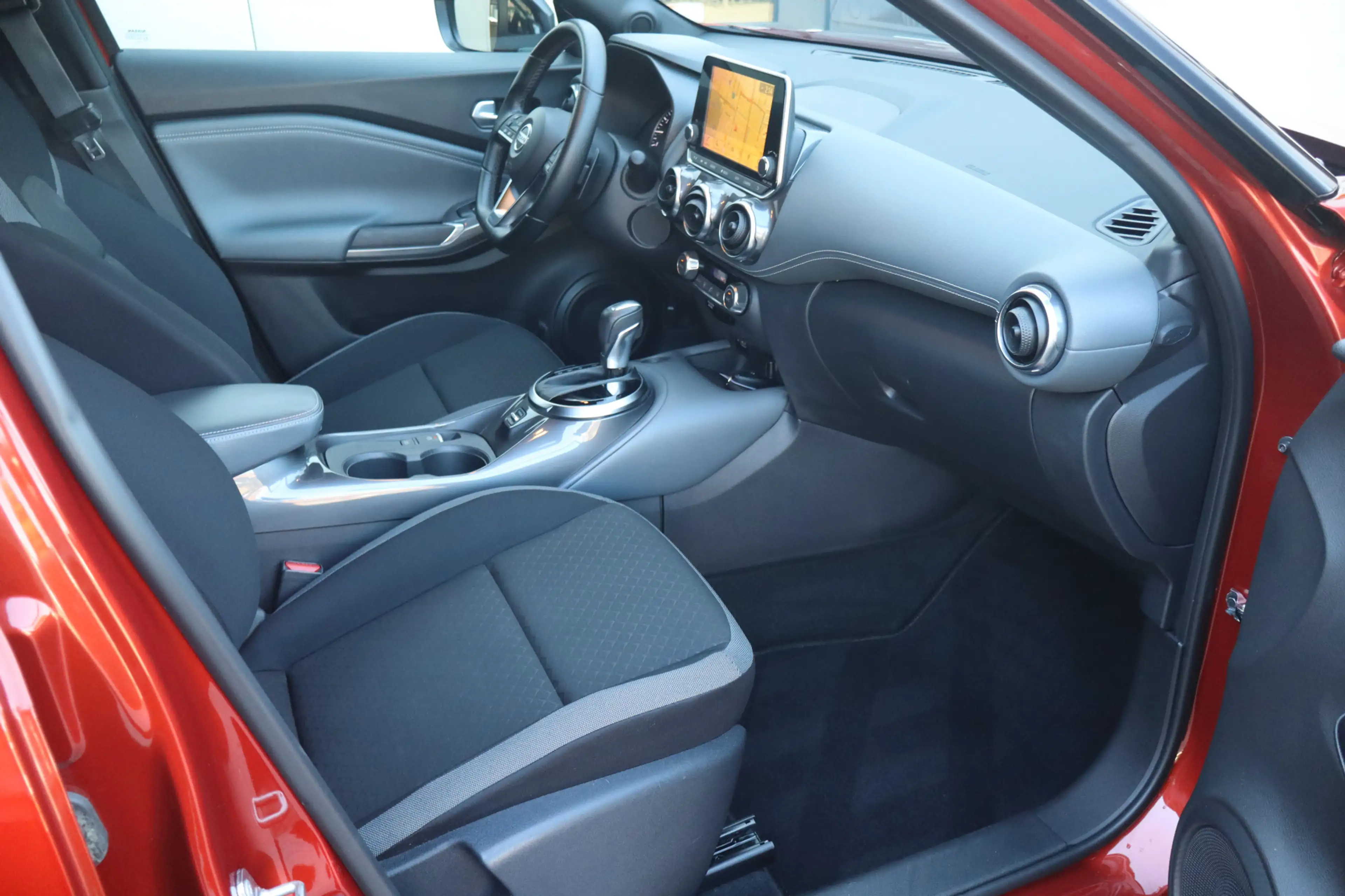 Nissan Juke 1.0 DIG-T N-Design - NL Auto!! Camera I Keyless E+ — photo 3
