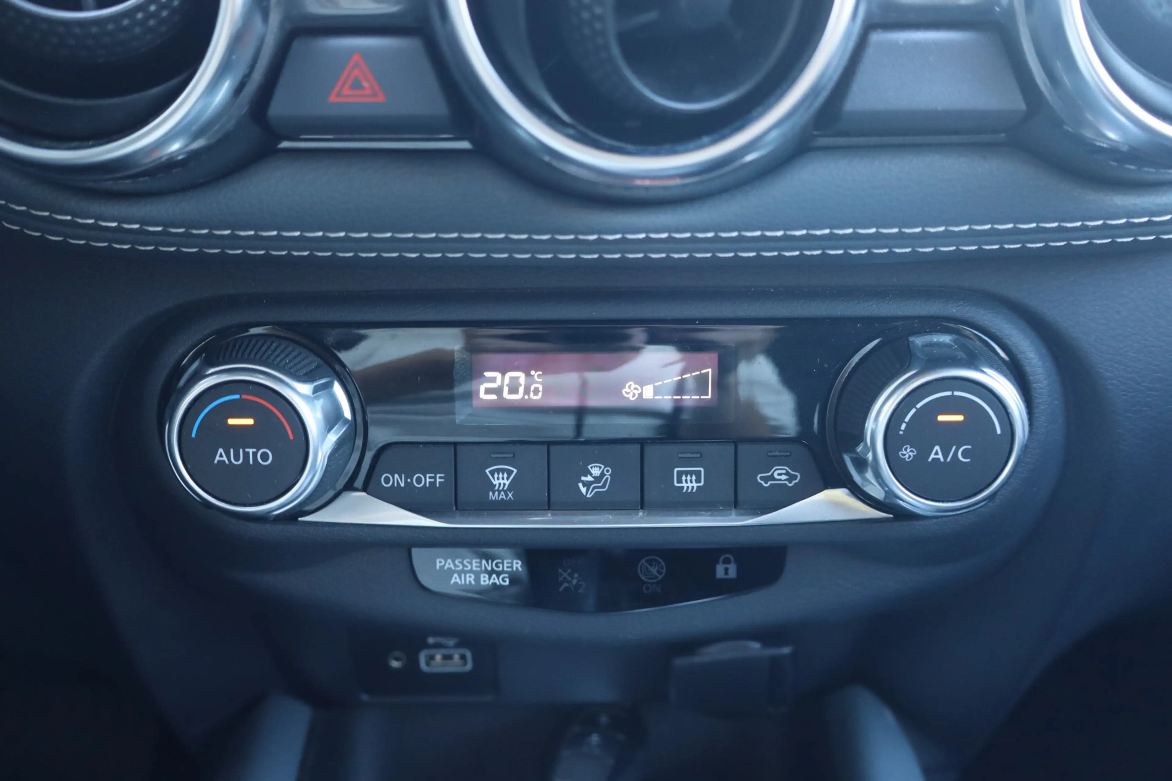 Nissan Juke 1.0 DIG-T N-Design - NL Auto!! Camera I Keyless E+ — photo 22