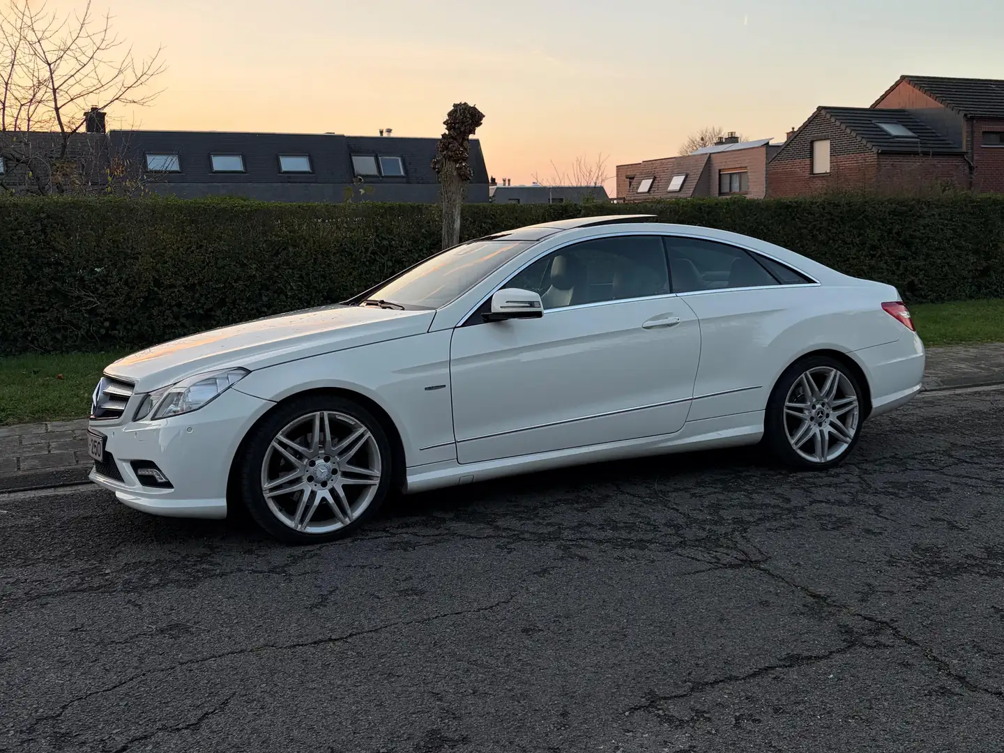 Mercedes-Benz E 250 COUPE E 250 CDI BE Elegance Wit - 2