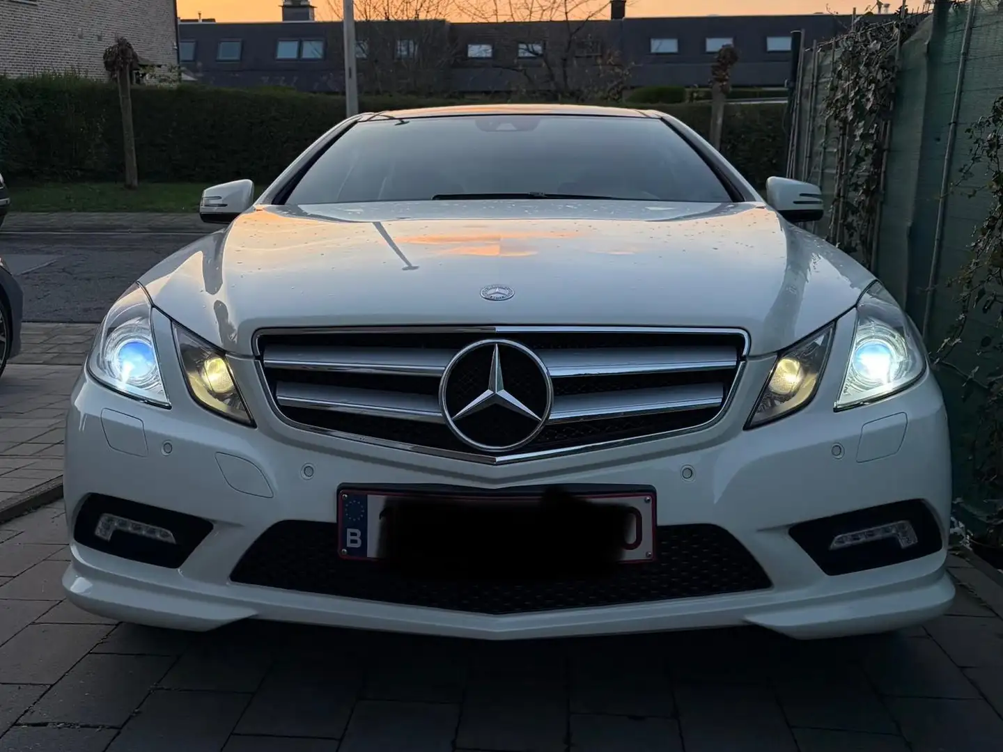Mercedes-Benz E 250 COUPE E 250 CDI BE Elegance Wit - 1