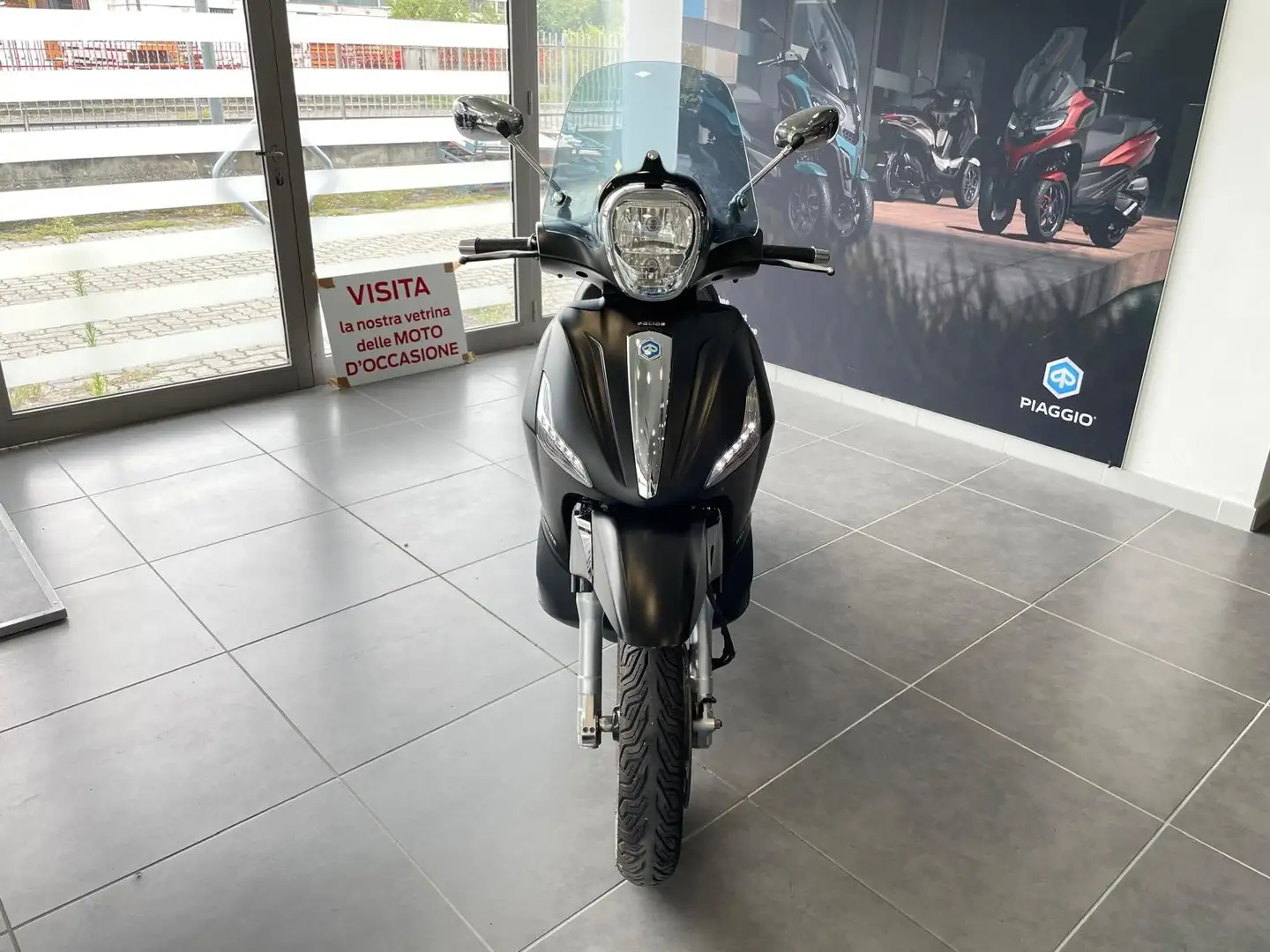 Piaggio Beverly 300 SOLO 16.000KM, 12 MESI DI GARANZIA Nero - 2