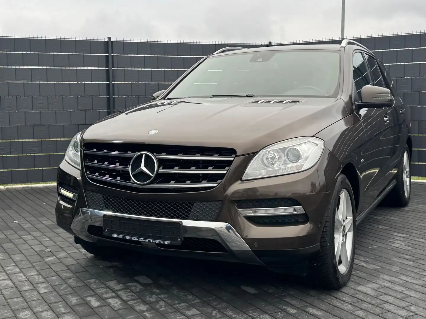 Mercedes-Benz ML 350 d 4M*7G*AIRMATIC*XENON*SHZ*PDC*LEDER*AHK Maro - 1