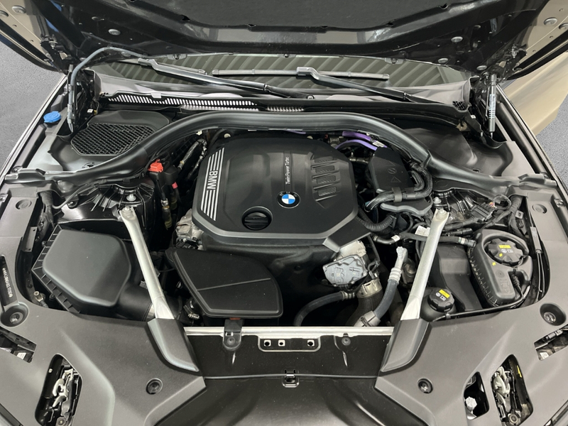 BMW 520 M Sport d Touring Sportpaket Luftfederung AHK-klap — photo 14