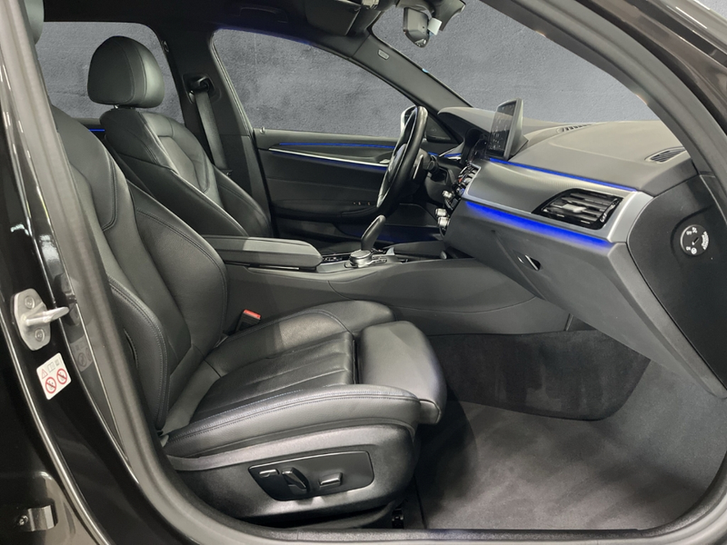 BMW 520 M Sport d Touring Sportpaket Luftfederung AHK-klap — photo 11