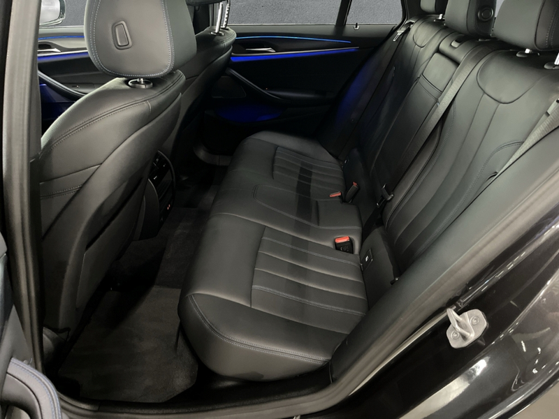BMW 520 M Sport d Touring Sportpaket Luftfederung AHK-klap — photo 13
