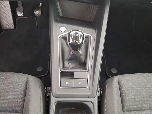 Volkswagen Golf view 14