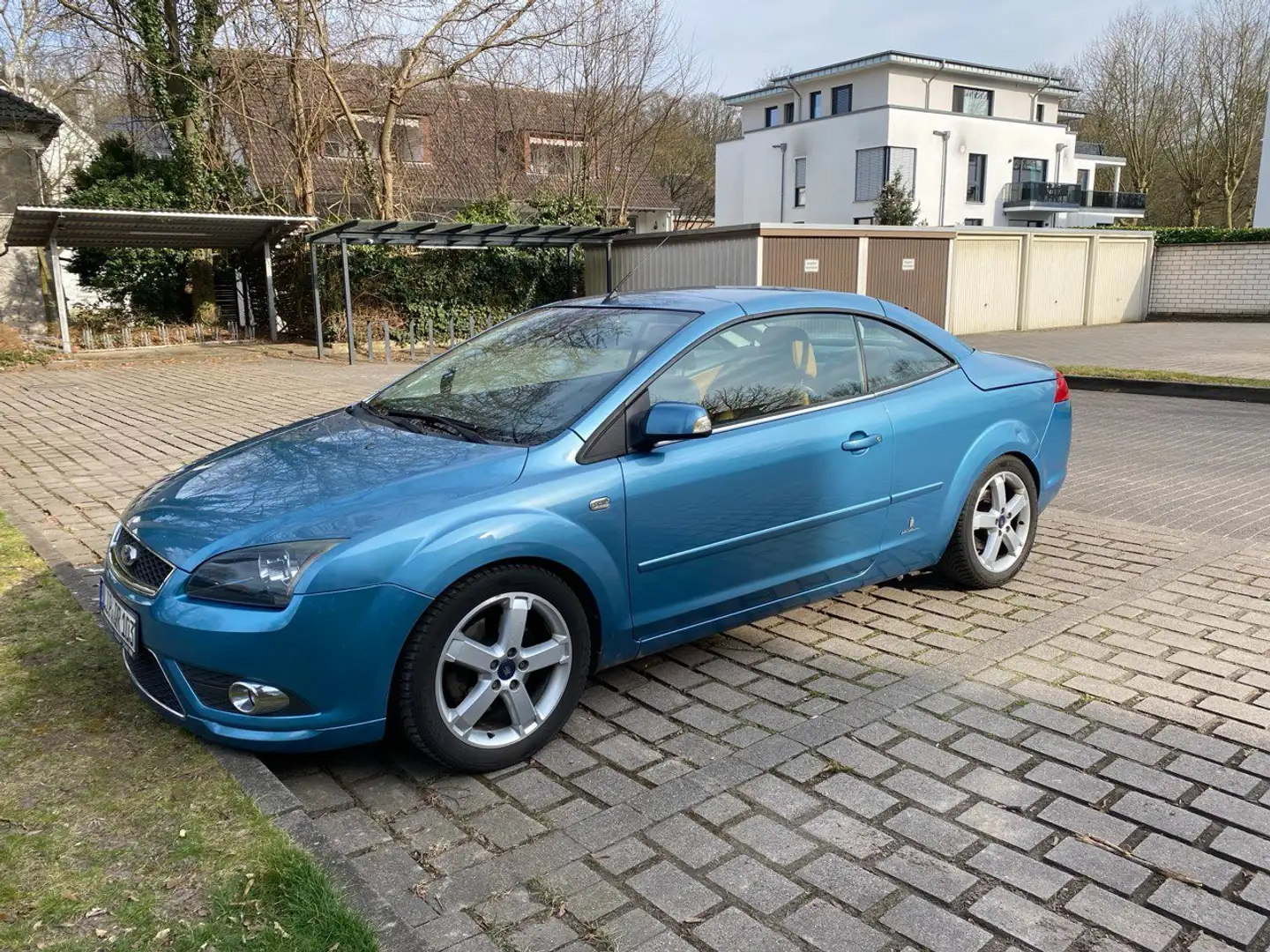 Ford Focus CC Focus Coupe-Cabriolet 2.0 16V Titanium Blau - 1