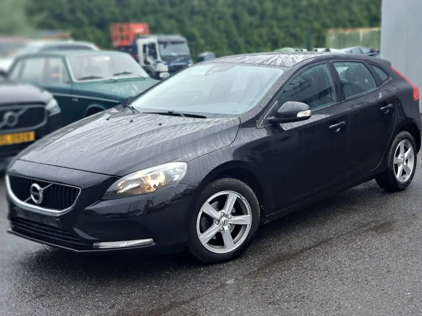 Volvo V40 V40 2.0 D2-82 Kinetic Negro - 1