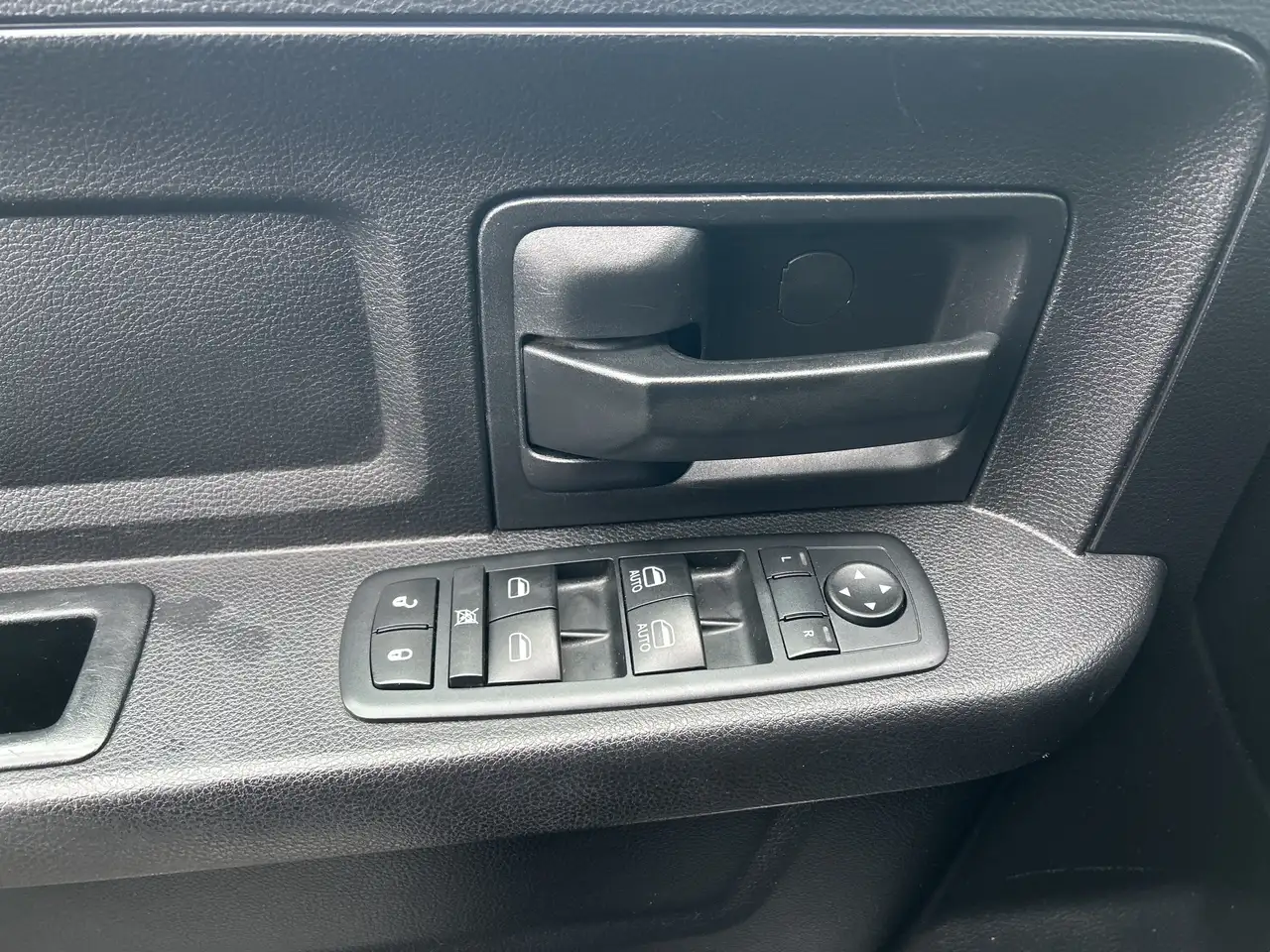 RAM 3500 снимка RAM 3500